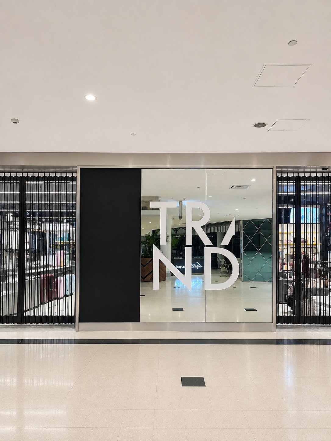 Retail mirror replacement - Macarthur Square Shopping Centre - Custom Mirrors, Fusion Glass